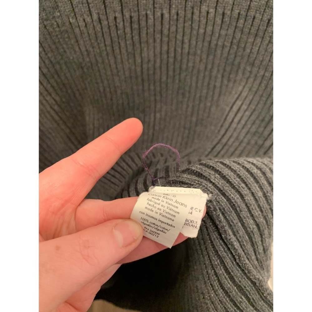 Calvin Klein Oversized Ribbed Knit Sweater - Picture 5 of 6